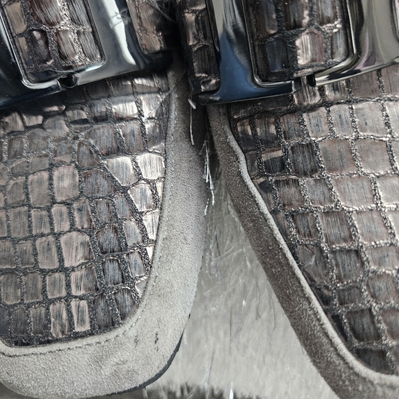 Barely worn Donald Pliner grey two tone with buckle/alligator style chunky heel - Picture 4 of 16